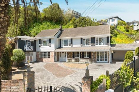 Photo of property in 2 Queensway, Three Kings, Auckland, 1024