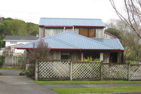 Photo of property in 19 Sequoia Grove, Merrilands, New Plymouth, 4312
