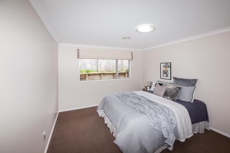 Photo of property in 212 Westchester Drive, Churton Park, Wellington, 6037