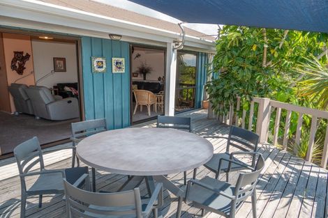 Photo of property in 39 Seaview Road, Cable Bay, 0420