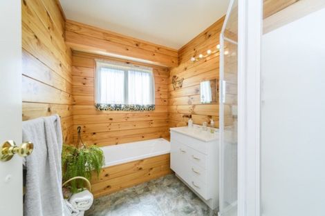 Photo of property in 7 Logan Way, Kelvin Grove, Palmerston North, 4414