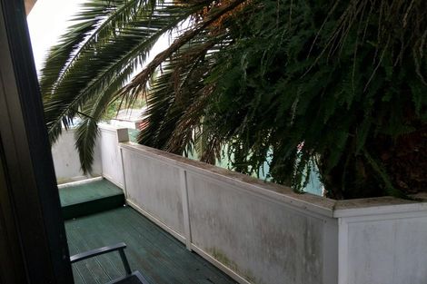 Photo of property in 6 Beaubank Road, Kelston, Auckland, 0602