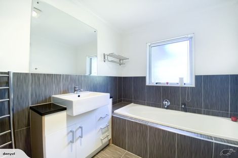 Photo of property in 30 Bradnor Meadows Drive, Swanson, Auckland, 0612