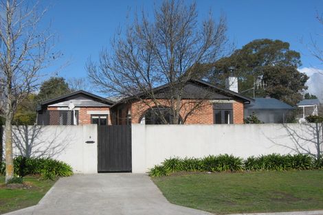 Photo of property in 2 Greenwood Road, Havelock North, 4130