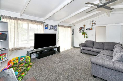 Photo of property in 13 Lismore Place, Papatoetoe, Auckland, 2025