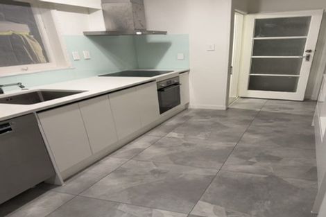 Photo of property in 1/3 De Thiery Place, Pakuranga Heights, Auckland, 2010