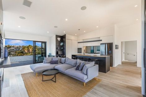 Photo of property in 39 Hyde Road, Rothesay Bay, Auckland, 0630