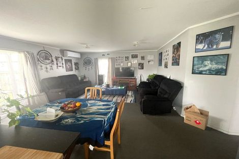 Photo of property in 2/21 Solveig Place, Randwick Park, Auckland, 2105