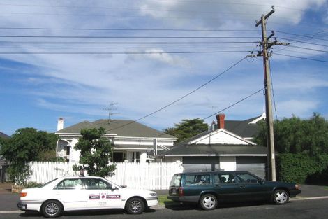 Photo of property in 12 Summer Street, Stanley Point, Auckland, 0624
