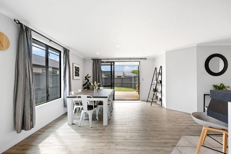 Photo of property in 6 Acton Vale, Rototuna North, Hamilton, 3210