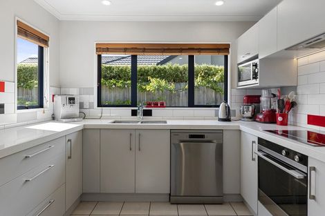 Photo of property in 9 Oakview Lane, Cashmere, Christchurch, 8022