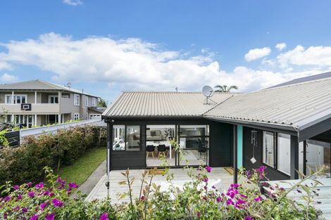 Photo of property in 2/78 Ngataringa Road, Devonport, Auckland, 0624