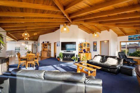 Photo of property in 50 Whiteley Street, Moturoa, New Plymouth, 4310