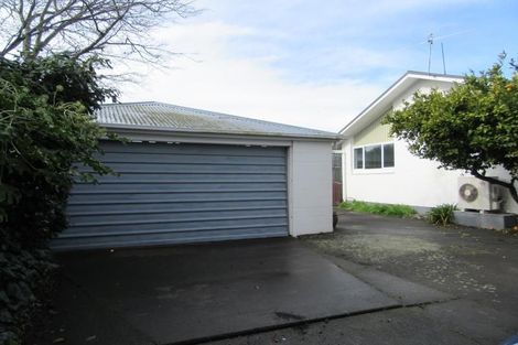 Photo of property in 33 Powell Crescent, Ilam, Christchurch, 8041
