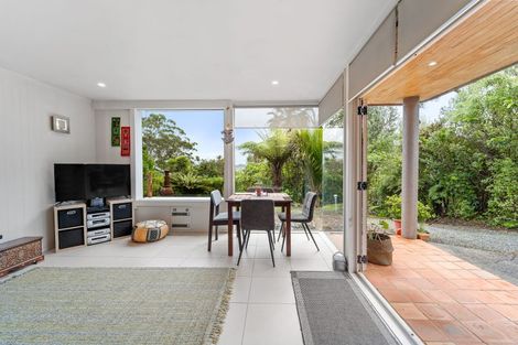Photo of property in 16a Poplar Road, Stanmore Bay, Whangaparaoa, 0932