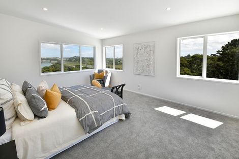 Photo of property in 299 Whangaparaoa Road, Red Beach, 0932