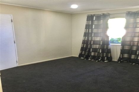 Photo of property in 2/421 Mount Albert Road, Mount Roskill, Auckland, 1041