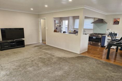 Photo of property in 22 Montmere Avenue, Te Atatu Peninsula, Auckland, 0610