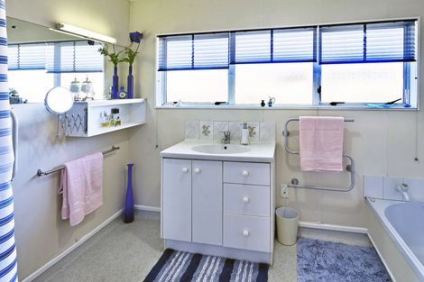 Photo of property in 2 Miller Place, Masterton, 5810