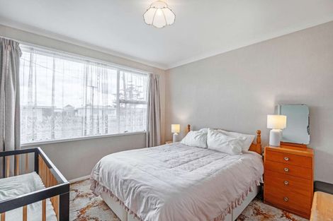 Photo of property in 9 Carlisle Street, Levin, 5510