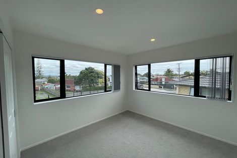 Photo of property in 36a Vodanovich Road, Te Atatu South, Auckland, 0610