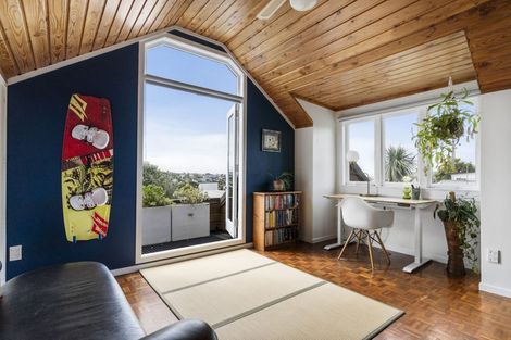 Photo of property in 2/36 Beulah Avenue, Rothesay Bay, Auckland, 0630