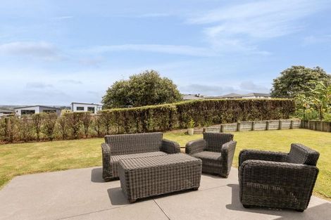Photo of property in Waterview Estate, 8/4 Greystone Place, Omokoroa, 3114
