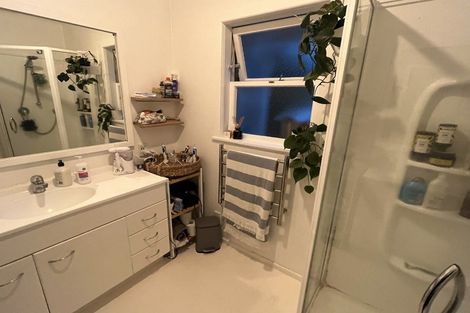 Photo of property in 1/13 Otakau Road, Milford, Auckland, 0620