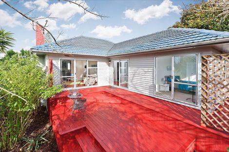 Photo of property in 14 Kaweka Street, New Lynn, Auckland, 0600