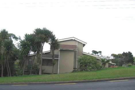 Photo of property in 24 Holyoake Place, Chatswood, Auckland, 0626