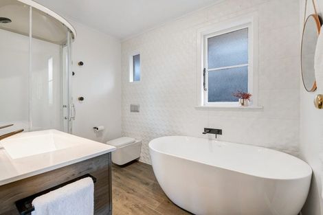 Photo of property in 1/14 Roband Avenue, Glenfield, Auckland, 0629