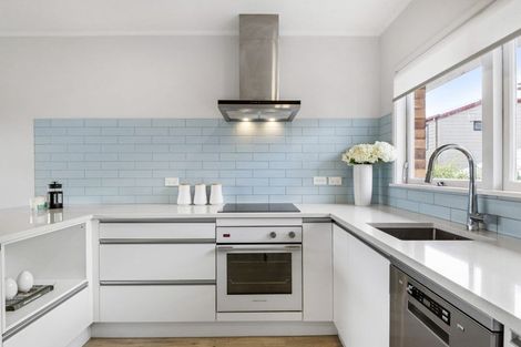 Photo of property in 3/12 Aramoana Avenue, Devonport, Auckland, 0624