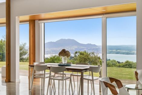 Photo of property in 127 Highland Drive, Acacia Bay, Taupo, 3385