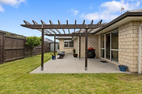 Photo of property in 14 Ponga Place, Papamoa Beach, Papamoa, 3118