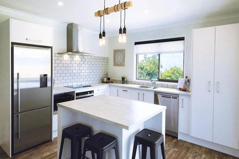 Photo of property in 37 Tasker Crescent, Pyes Pa, 3112