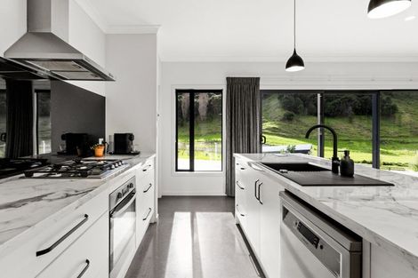 Photo of property in 16 Seafield Road, Eskdale, Napier, 4182