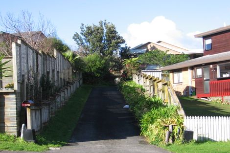 Photo of property in 8 Ewhurst Place, Goodwood Heights, Auckland, 2105