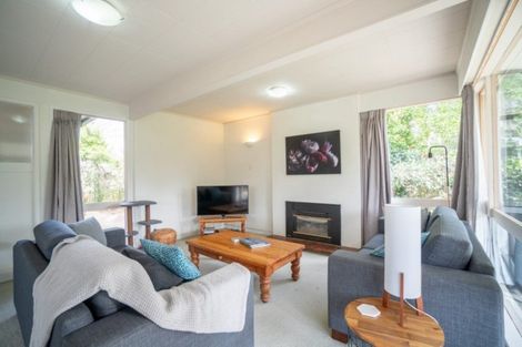 Photo of property in 17 Antrim Place, Hokowhitu, Palmerston North, 4410