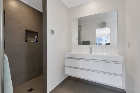 Photo of property in 12 Lewis Close, Rangiora, 7400