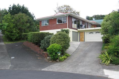 Photo of property in 1/16 Gerwyn Place, Pakuranga Heights, Auckland, 2010