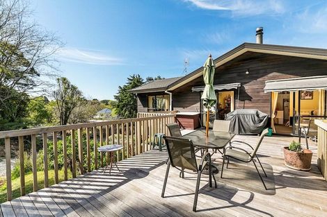 Photo of property in 2a Parklands Avenue, Swanson, Auckland, 0612