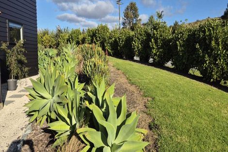 Photo of property in 330 Cable Bay Block Road, Cable Bay, 0420