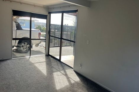 Photo of property in 41 Lavelle Road, Henderson, Auckland, 0612