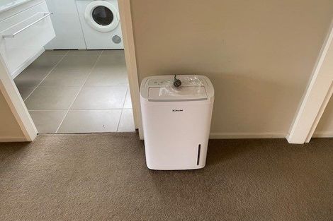 Photo of property in 4/49 Maungaraki Road, Korokoro, Lower Hutt, 5012