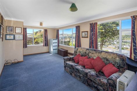 Photo of property in 52 Saint Johns Terrace, Tawa, Wellington, 5028