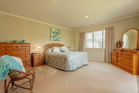 Photo of property in 7 Strachan Way, Highbury, Palmerston North, 4412
