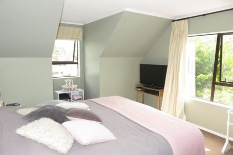 Photo of property in 7 Duggan Place, Johnsonville, Wellington, 6037