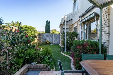 Photo of property in 6a Devon Road, Bucklands Beach, Auckland, 2012