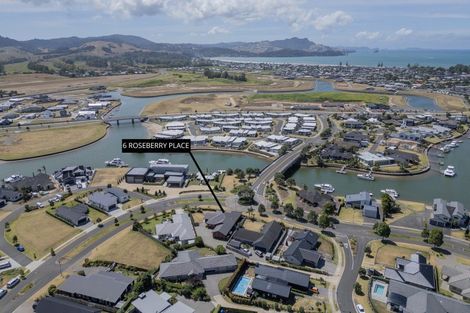 Photo of property in 6 Roseberry Place, Whitianga, 3510