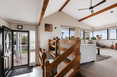 Photo of property in 103 Harbour View Road, Omokoroa, 3114